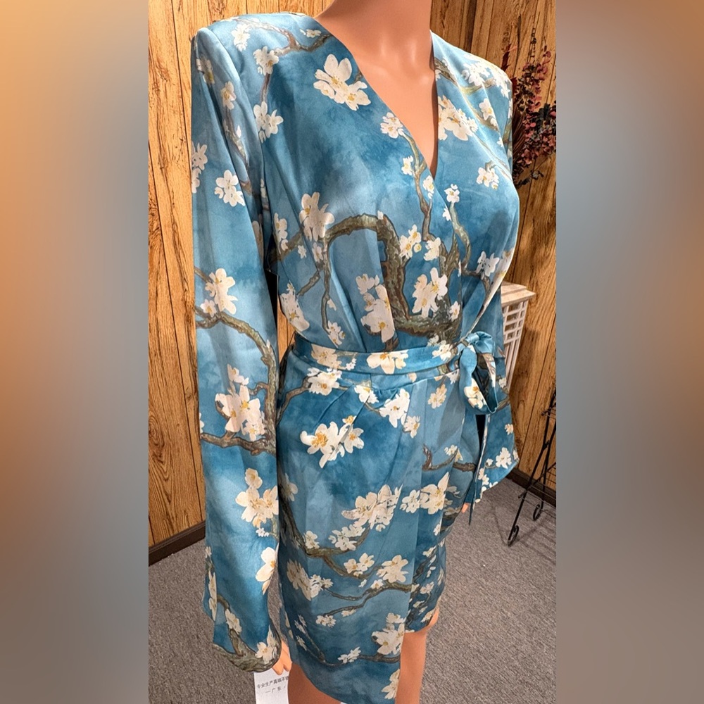 Satin kimono robe,Marciano by Guess Floral print wrap dress - Picture 4 of 7